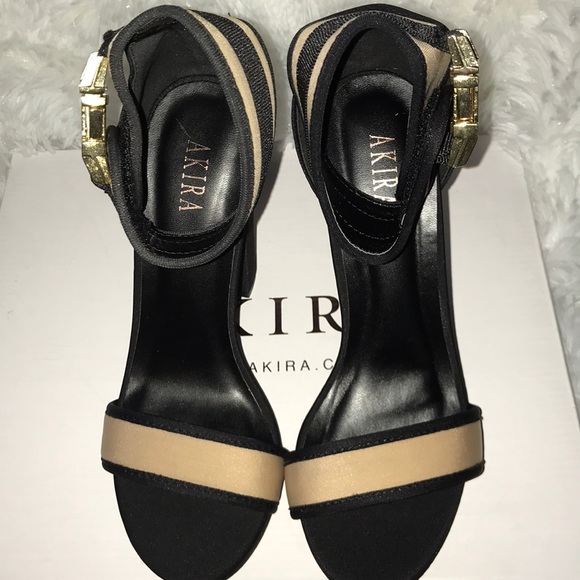 AKIRA SZ: 6 Black and Nude Heels - Picture 2 of 3